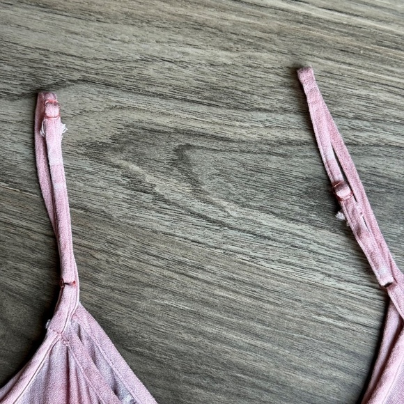 Gimmicks by BKE Bohemian floral Print Cold Shoulder Blush Pink Top – Size S - Picture 11 of 13